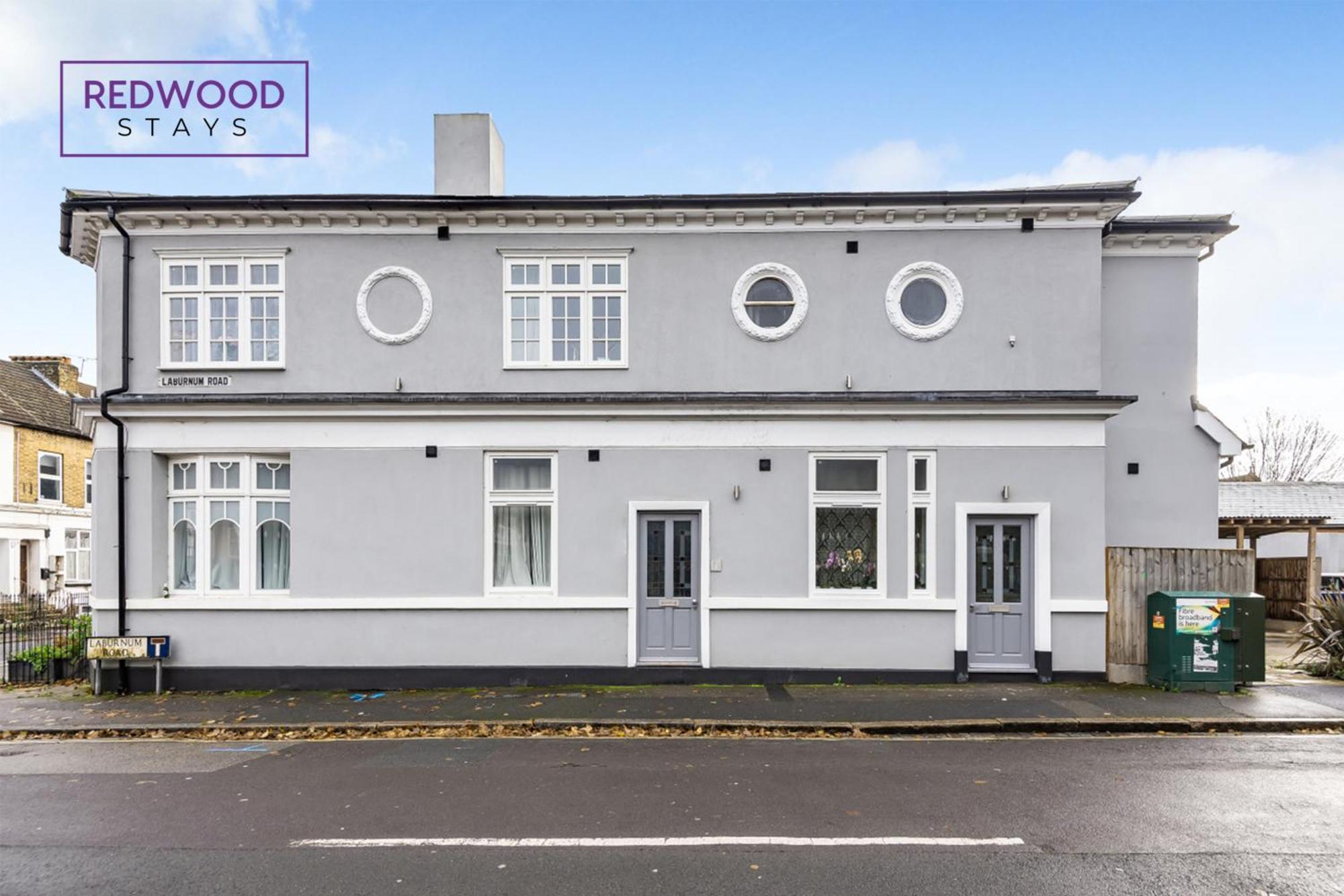 1 Bed 1 Bath Town Center Apartments For Corporates & Contractors, Wifi, Netflix And Parking On Selected Units By Redwood Stays Aldershot Buitenkant foto