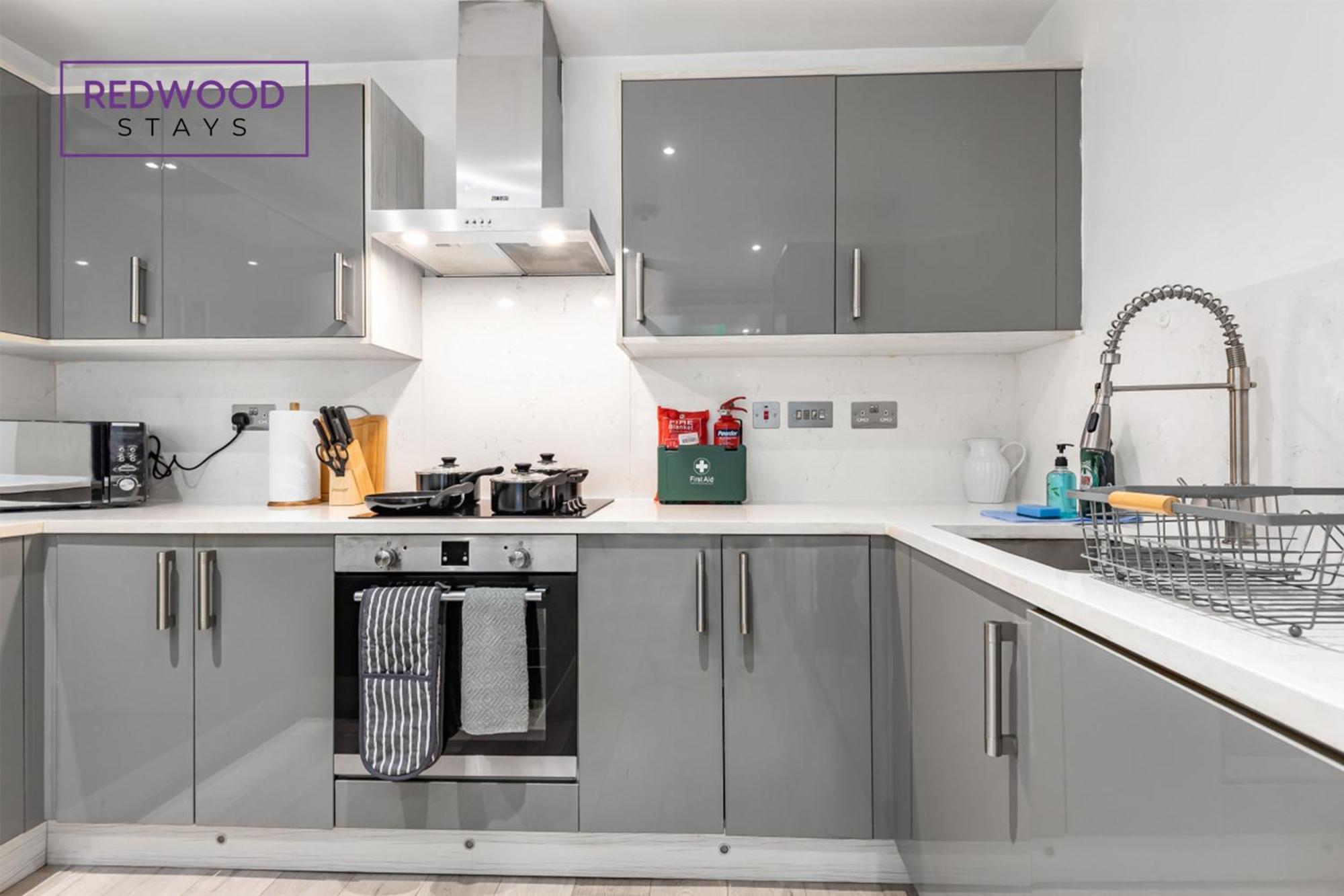 1 Bed 1 Bath Town Center Apartments For Corporates & Contractors, Wifi, Netflix And Parking On Selected Units By Redwood Stays Aldershot Buitenkant foto