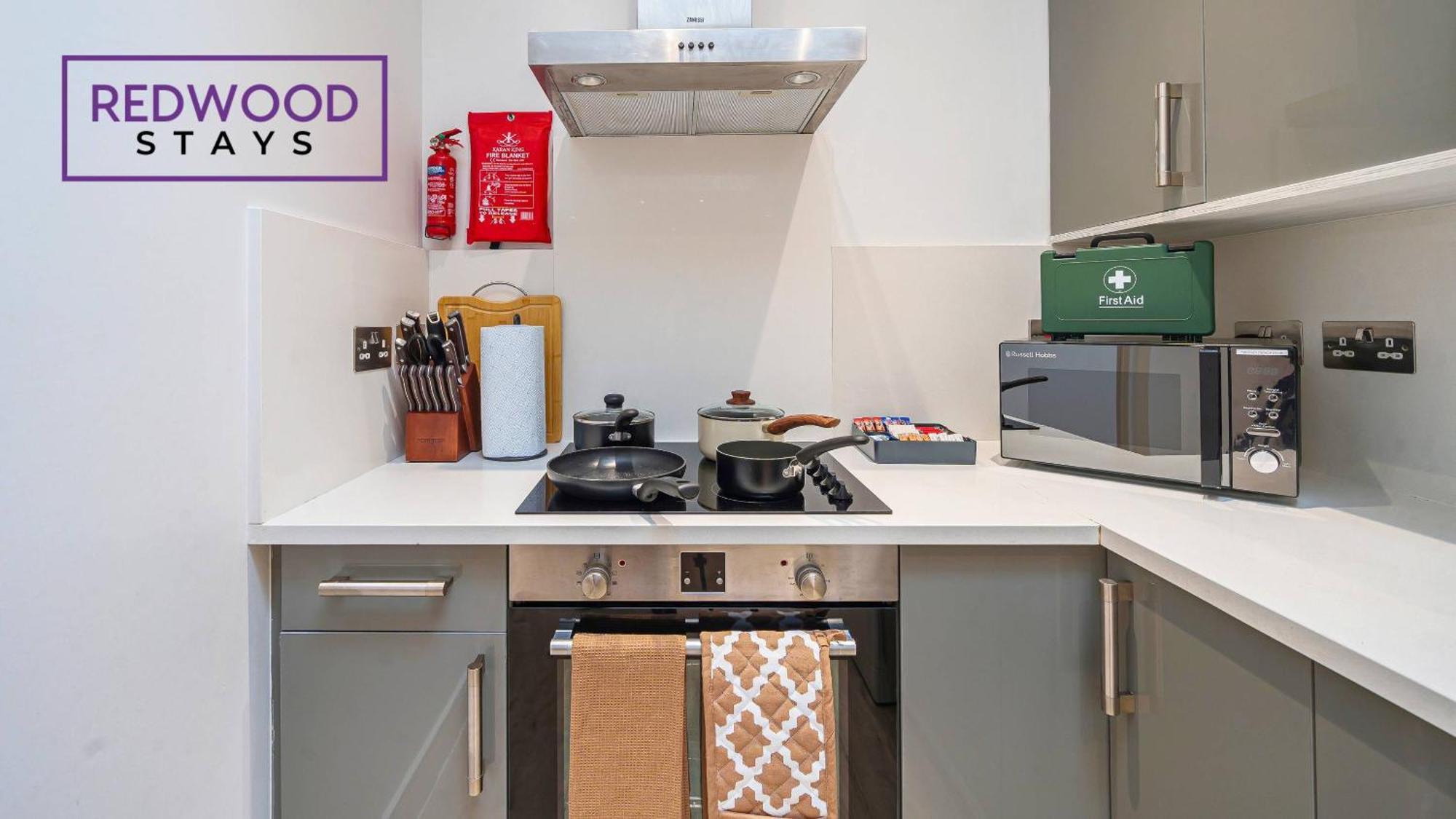 1 Bed 1 Bath Town Center Apartments For Corporates & Contractors, Wifi, Netflix And Parking On Selected Units By Redwood Stays Aldershot Buitenkant foto